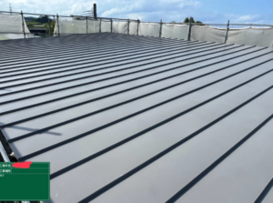 金属屋根ってどんな屋根？金属屋根の種類やメンテナンス方法について