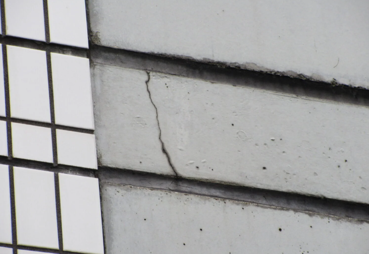 ALC外壁のひび割れ(クラック)の写真