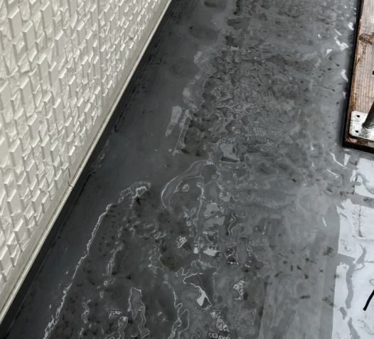 塗膜が膨れている写真