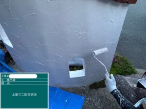 下関市でデザイン外塀の3回塗り塗装！雨だれや塩害汚れを徹底洗浄し、おしゃれな波模様を活かしたまま、10年後も剥がれない美しい純白へ仕上げます