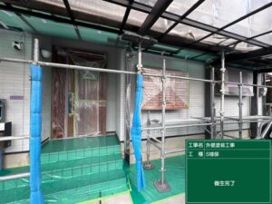下関市にて仕上がりを決める塗り工程前のビニール貼りを行いました。