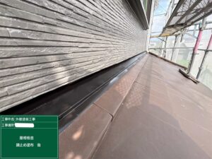 下関にて屋根の寿命を左右する鉄壁の屋根板金の錆止め塗装を行いました。